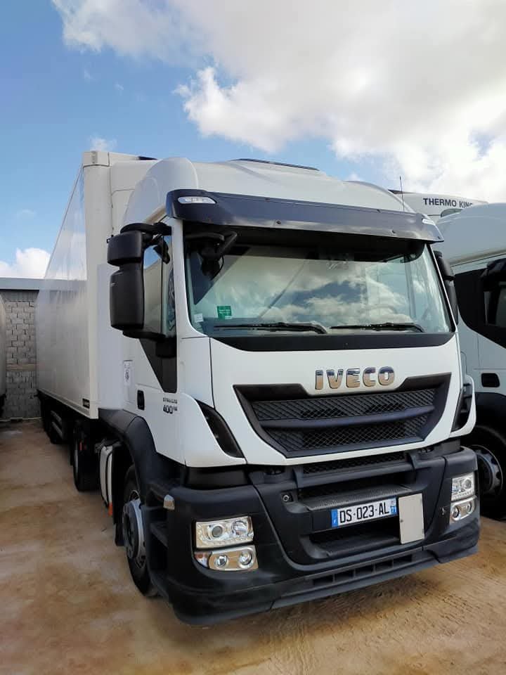 شاحنة كبيرة